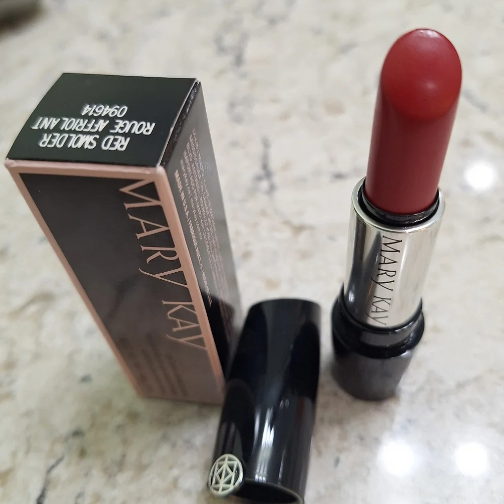 Mary Kay Gel Semi-Shine Lipstick Red Smolder Color NIB Red Long Lasting Lipstick